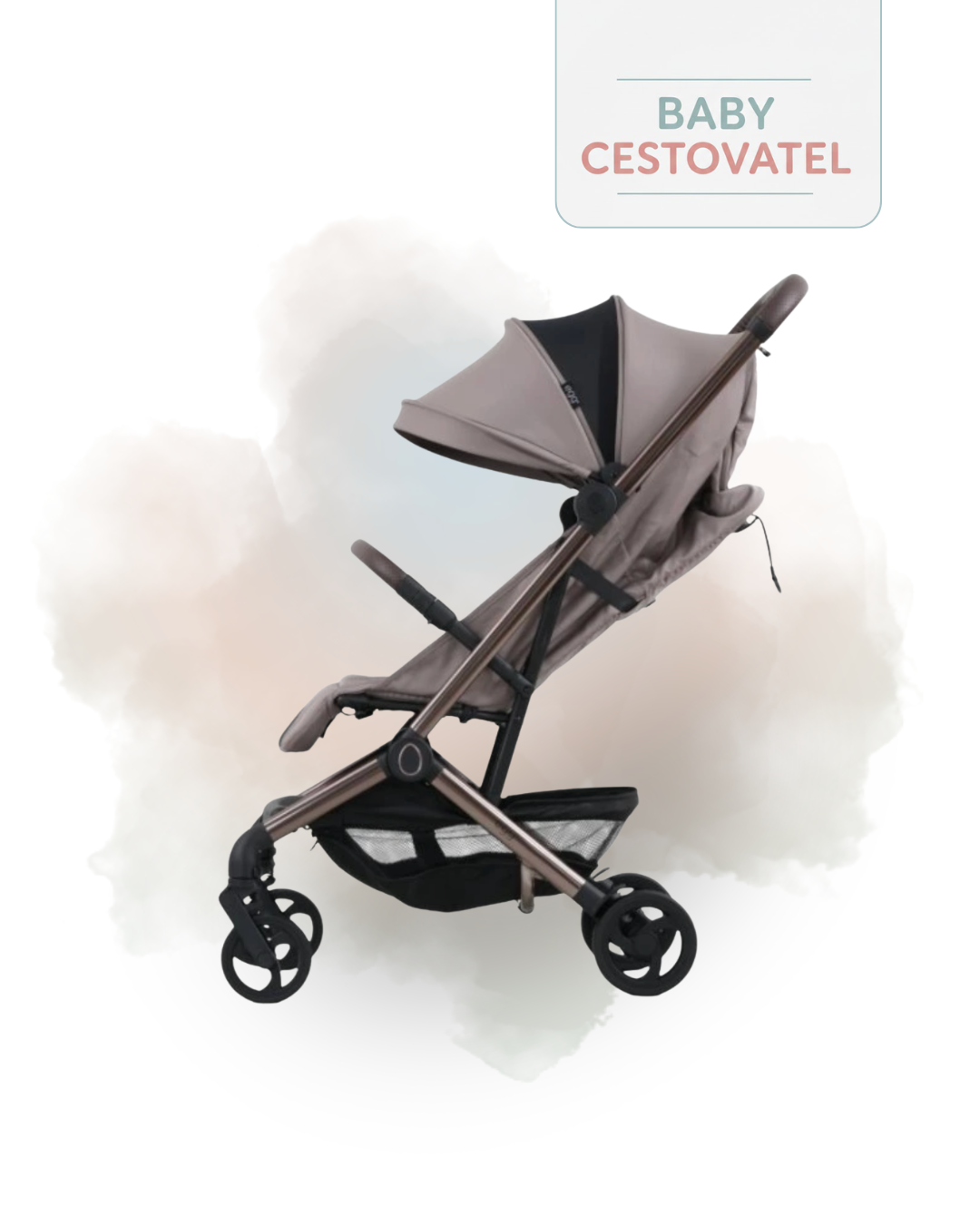 Boční pohled na pískový cestovní kočárek Egg Sky s rozloženou sluneční stříškou, zdůrazňující elegantní profil a konstrukci – Baby cestovatel.