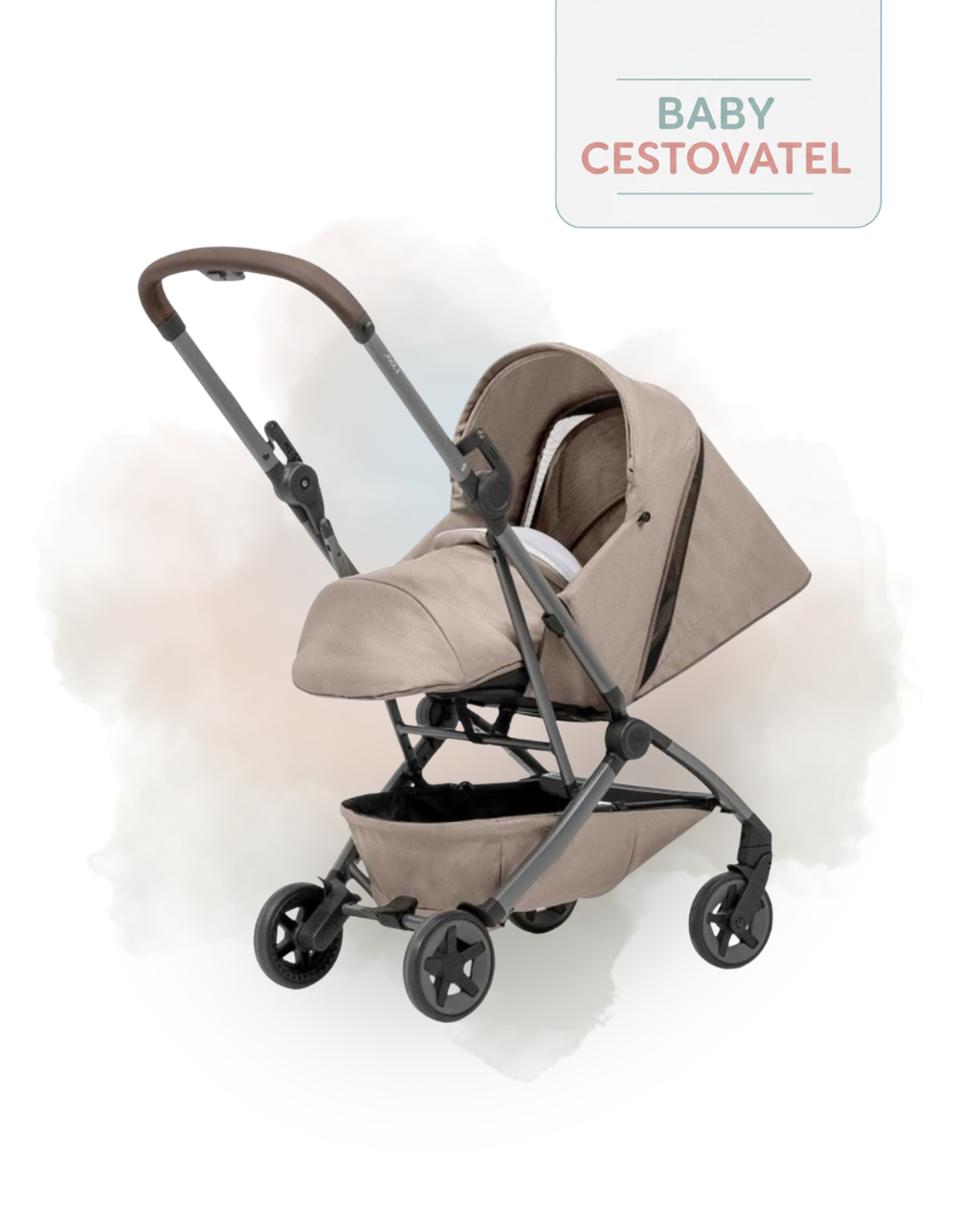 Šikmý pohled na pískový cestovní kočárek Joolz Aer 2 NEST TO SEAT v konfiguraci s hnízdečkem pro novorozence na jemném akvarelovém pozadí – Baby cestovatel.