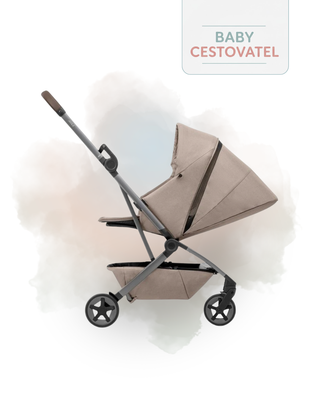 Boční pohled na pískový cestovní kočárek Joolz Aer 2 NEST TO SEAT se sklopenou opěrkou pro polohu vleže na jemném akvarelovém pozadí – Baby cestovatel.